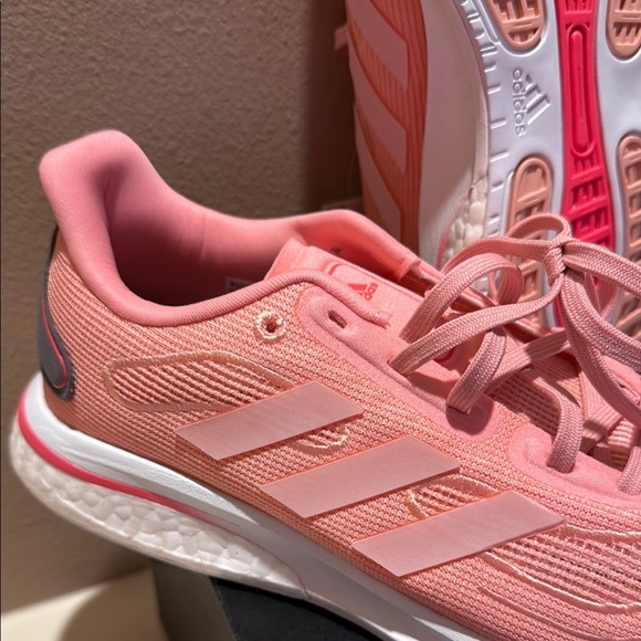 Adidas Supernova Women’s Size 7.5 Running Shoes Salmon Pink FV6021 - Picture 4 of 14